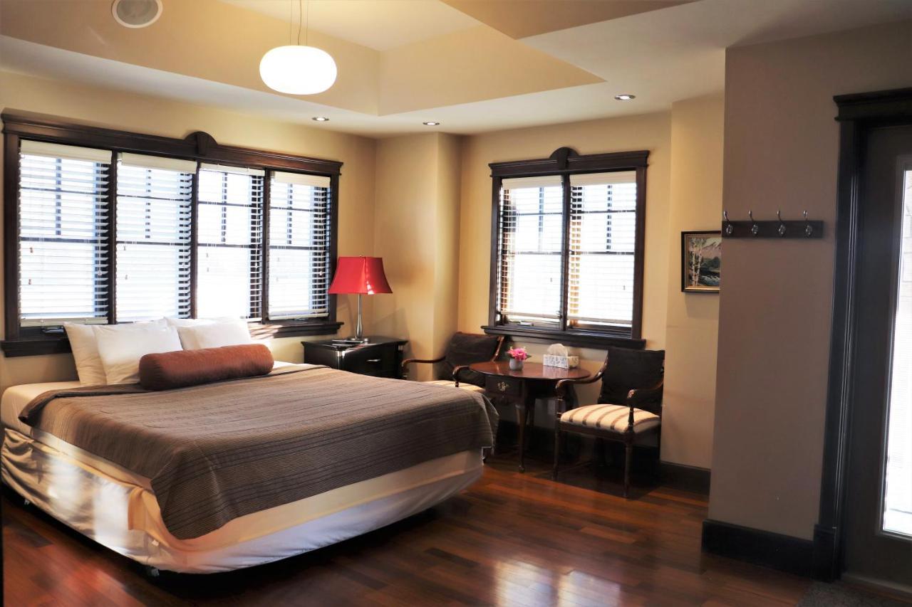 Westmount River Inn YYC Buitenkant foto